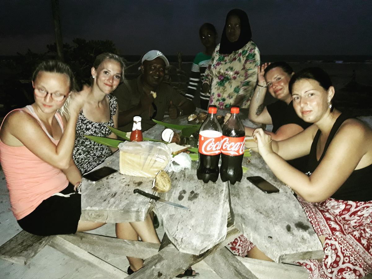 阿杜环礁 舒适假日旅舍酒店 外观 照片