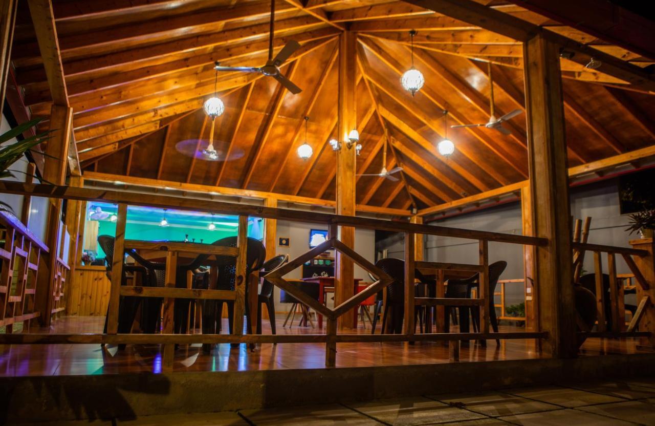 阿杜环礁 舒适假日旅舍酒店 外观 照片